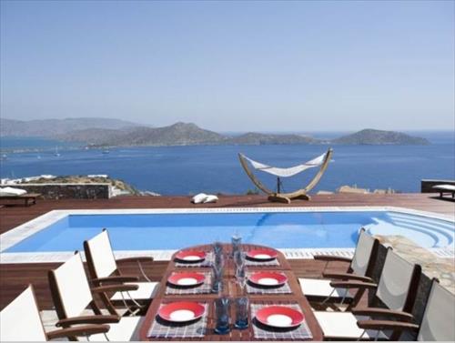 Luxury 4 bed Crete villa with pool and amazing view for sale